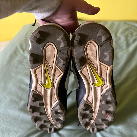 Cleats - Picture 5 of 6